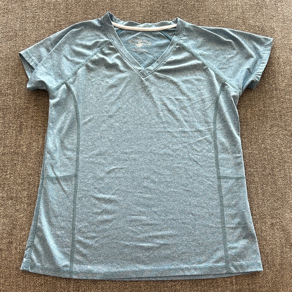 Beverly Hills Polo Club Light Blue V-Neck Tee size M